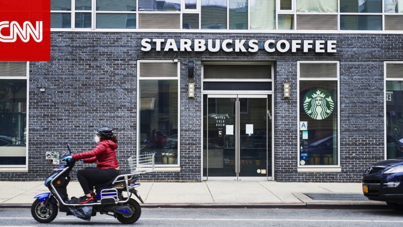بعد كورونا.. ستاربكس تغلق 400 مقهى في أمريكا وتستبدلها بمتاجر صغيرة لاستلام الطلبات