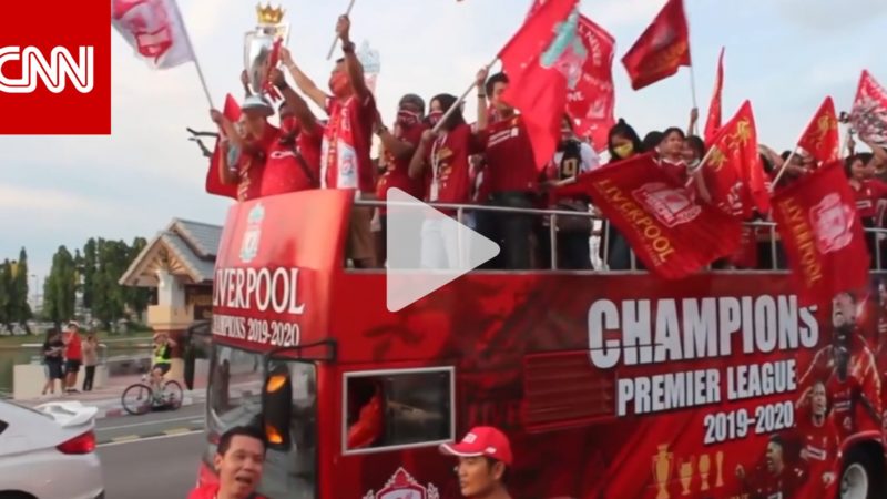 شاهد احتفالات مشجعي نادي ليفربول الإنجليزي على الطريقة التايلاندية