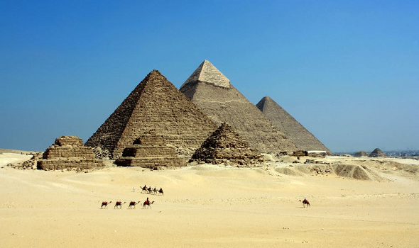 مصر تُعلن اكتشاف 13 تابوتاً أثرياً في منطقة سقارة
