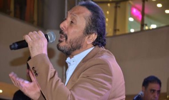 الفنان المصري علي الحجار يرد على اتهامه بأنه ينفاق وزيرة