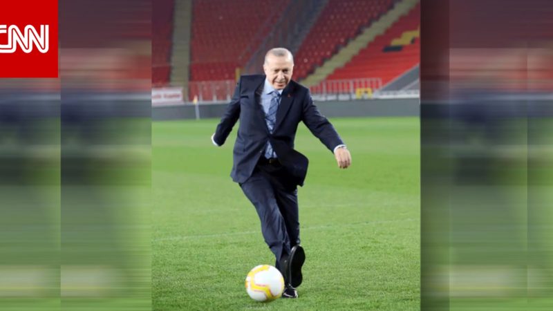 صورة “GIF” لأردوغان يسدد كرة بـ”رؤية مسعود أوزيل” تثير تفاعلا
