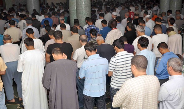 مصر تحدد مصير إقامة صلاة التراويح في المساجد خلال رمضان