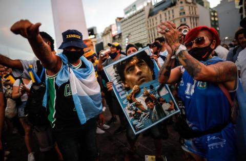 الأرجنتينيون يطالبون بـ«العدالة من أجل مارادونا»