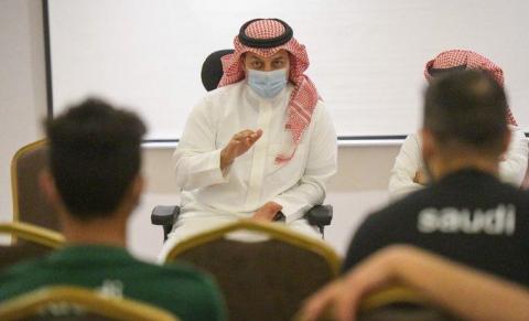 المسحل يشيد بانضباطية لاعبي المنتخب السعودي الأولمبي