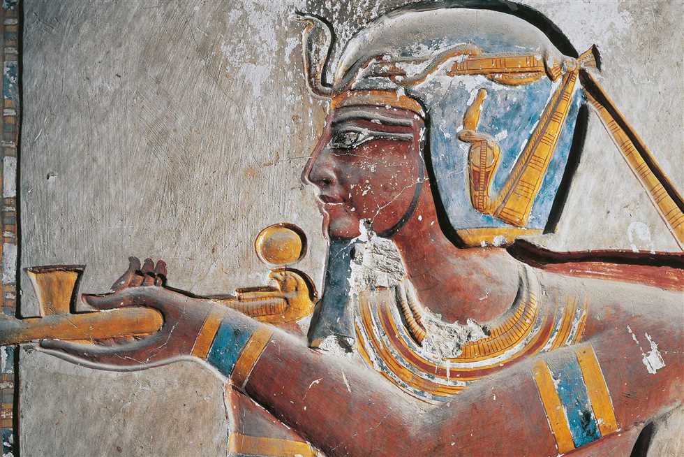 تاريخ ملوك وملكات مصر القديمة قبل رحلتهم إلى متحف الحضارة المصرية (ج ٢)