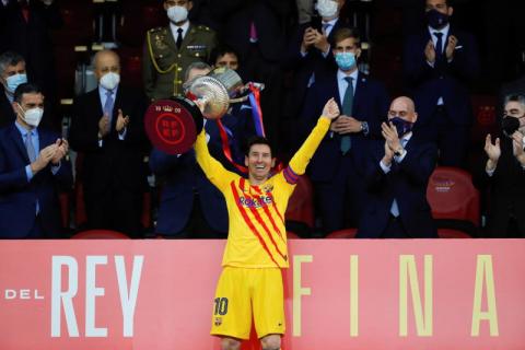 بعد التتويج بكأس ملك إسبانيا… لابورتا متأكد من بقاء ميسي مع برشلونة