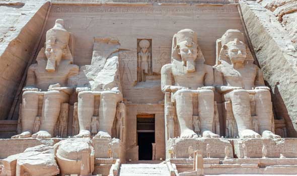 رئيس الوزراء المصري يوجه باستكمال أعمال الترميم داخل معبد الكرنك