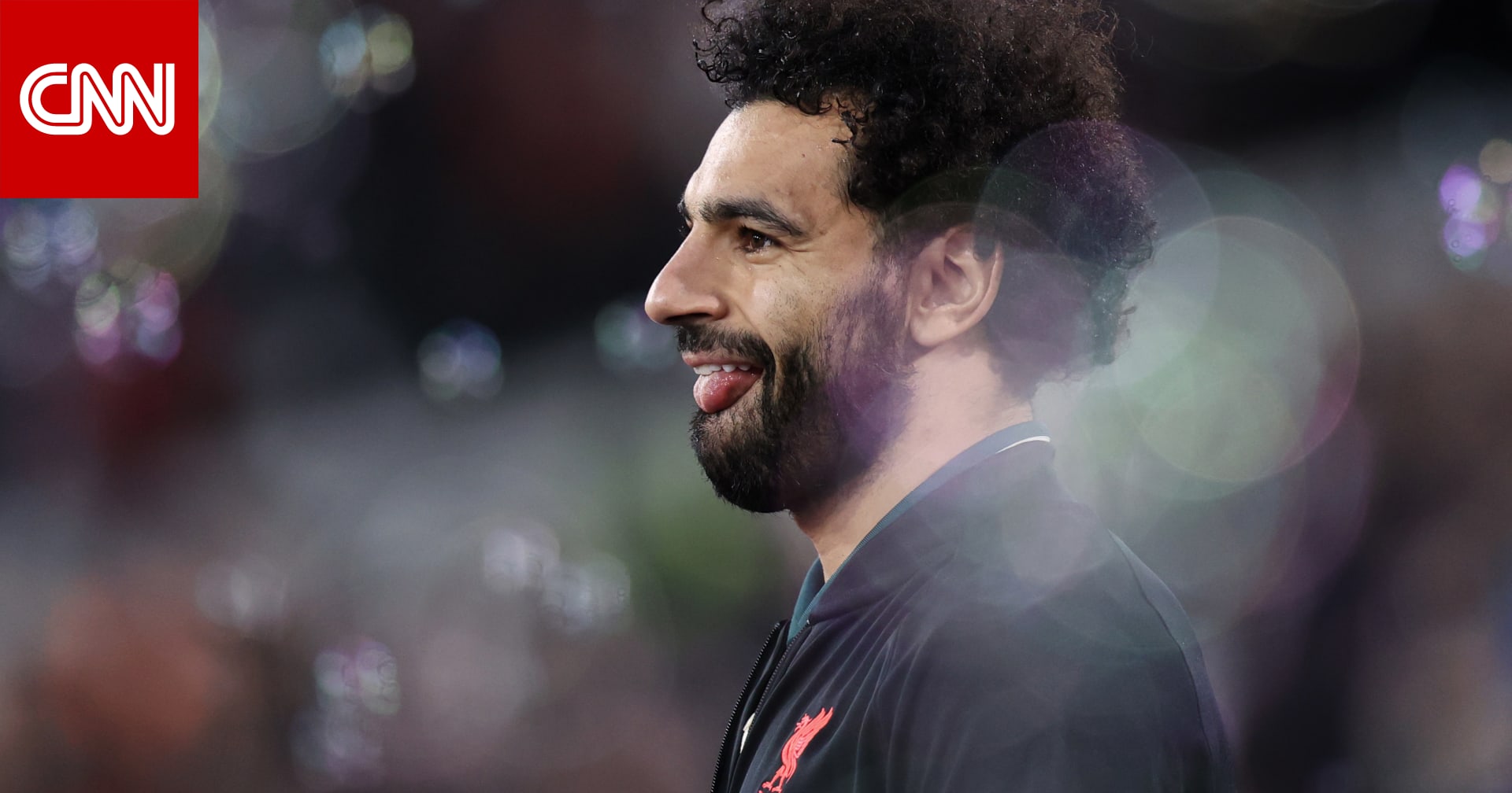 بسبب محمد صلاح.. مشجعون يوقفون مباراة مصر 3 مرات