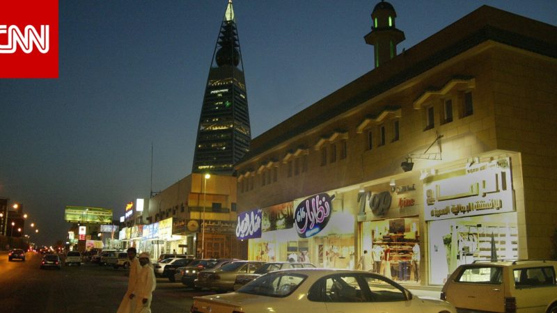 السعودية تحدد 9 أنشطة تجارية غير غذائية يسمح لها بالتنقل داخل الرياض