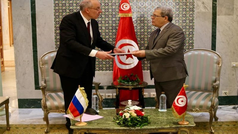 Présentation des copiées figurées des lettres de créance du nouvel ambassadeur russe en Tunisie – Univers News