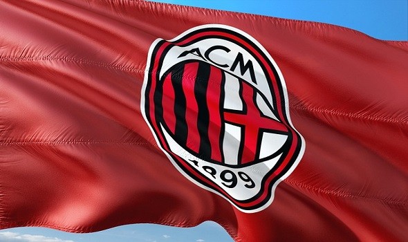 ميلان يتعادل مع ساسولو ويتصدر الدوري الإيطالي “مؤقتا”