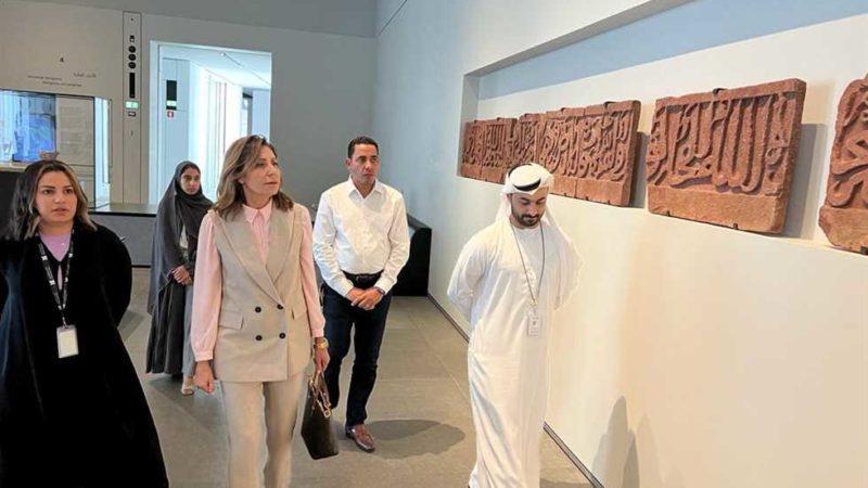 وزيرة الثقافة تلتقي نظيرتها الإماراتية لبحث التعاون بين البلدين