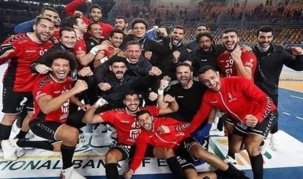 تدريبات بدنية خفيفة للاعبي يد الأهلي قبل مواجهة الزمالك