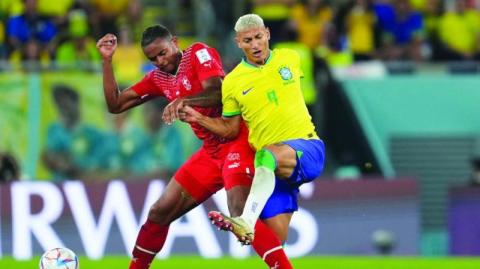 البرازيل تقهر صمود سويسرا بقذيفة كاسيميرو… وتحلّق إلى ثمن النهائي
