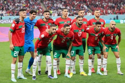 ملك المغرب يحيي الركراكي ولاعبيه رغم الخسارة أمام فرنسا