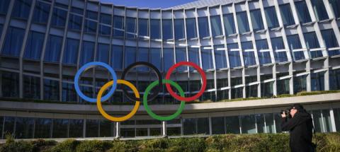 أكثر من 300 لاعب في المبارزة يطالبون بمنع الروس بـ«أولمبياد باريس»