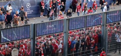 «ويفا» يعوّض مشجعي ليفربول الذين اشتروا تذاكر نهائي الأبطال 2022