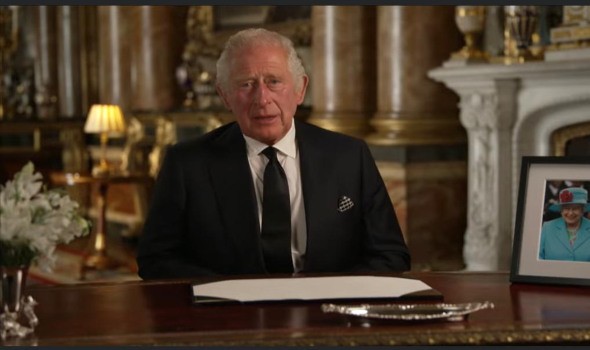 بمناسبة تتويج الملك تشارلز الثالث “العميل 007” ينقذ بريطانيا في