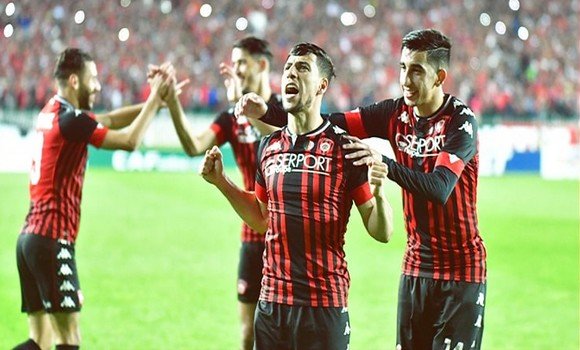 اتحاد الجزائر يفوز على آساك ميموزا (2-0) ويتأهل إلى النهائي