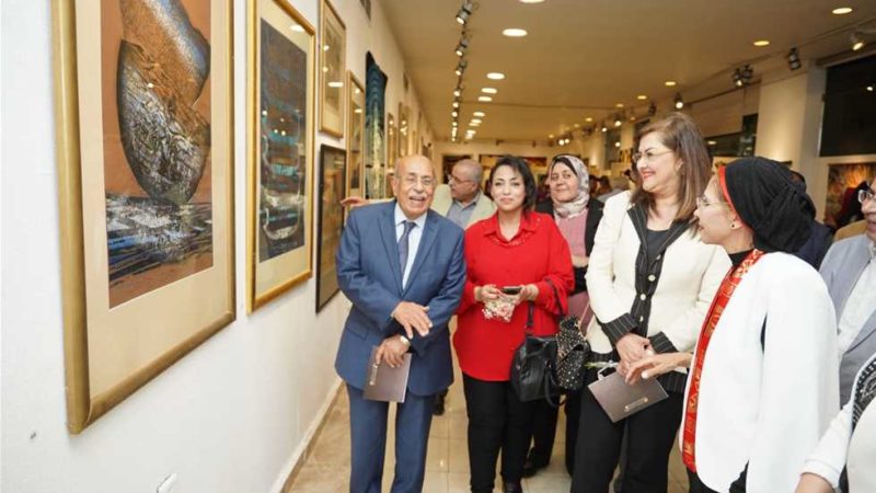 وزيرة التخطيط تشارك في افتتاح معرض فني بمتحف محمود مختار