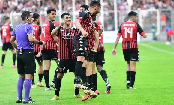 فوز اتحاد الجزائر على مولودية الجزائر (2-0)