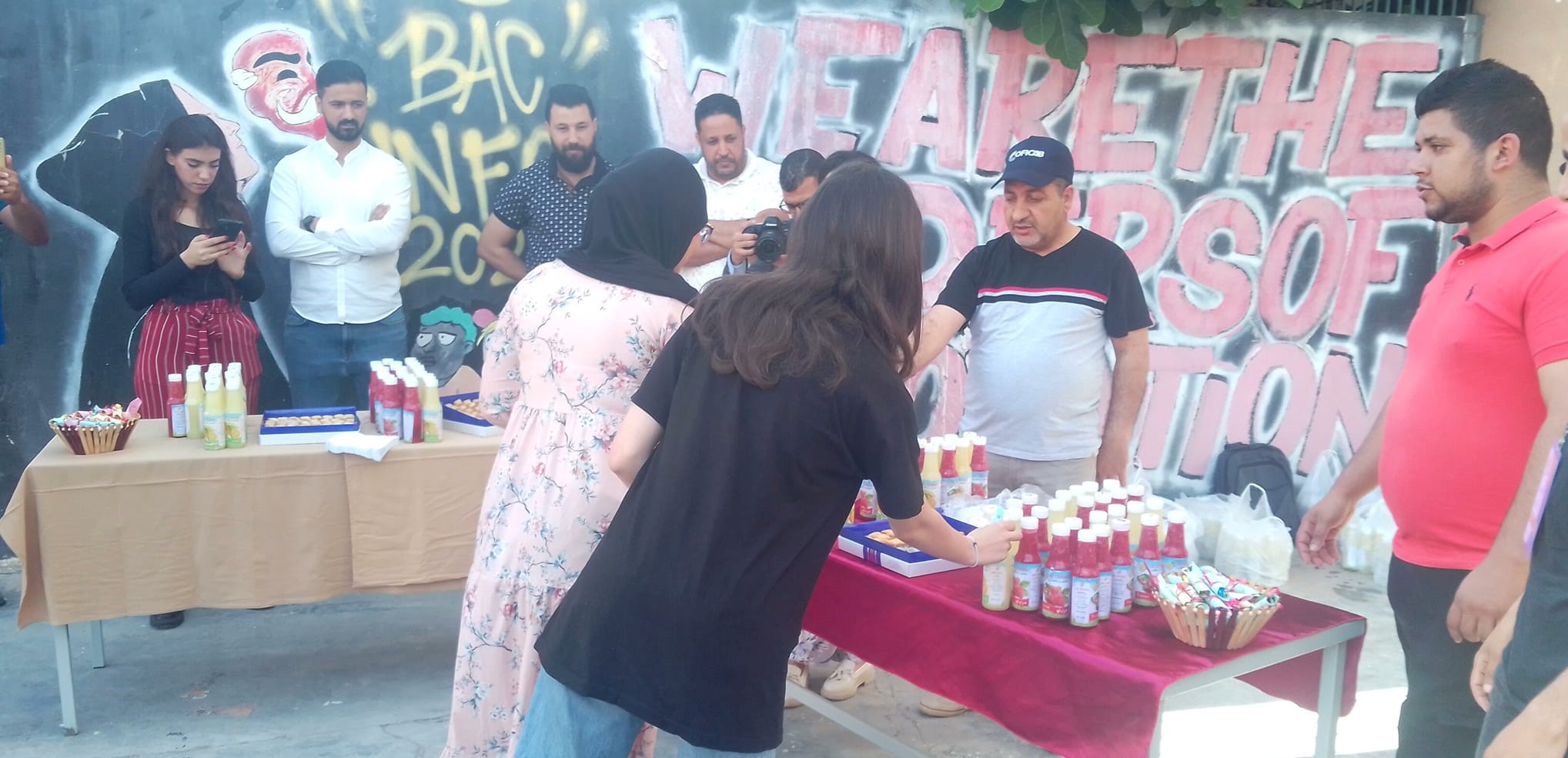Des bonbons et des gâteries pour les candidats à Sidi Hassine – Univers News