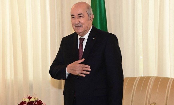 رئيس الجمهورية يصل إلى قصر الشعب للإشراف على حفل تكريم فريق إتحاد الجزائر المتوج بكأس الكونفدرالية