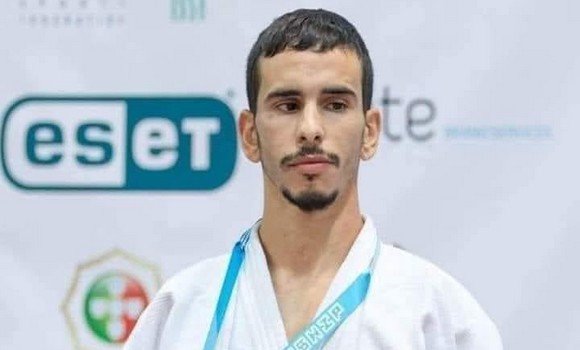 المصارع الجزائري إسحاق أولد قويدر يرتقي إلى الصف الرابع في الترتيب العالمي التأهيلي للالعاب البرالمبية المقبلة-2024