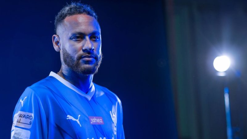 إعلان «الهلال ونيمار» من باريس إلى قصر سلوى