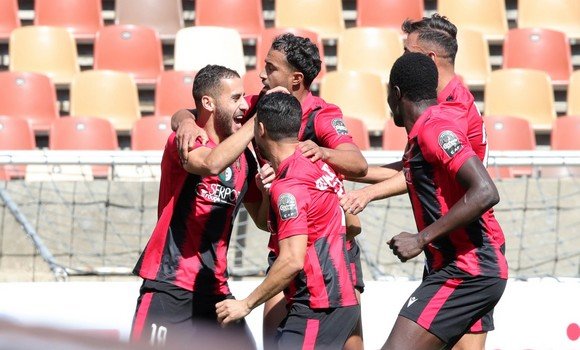 اتحاد الجزائر يفوز امام سوبر سبور (2-0)