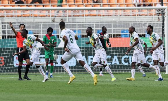 كأس إفريقيا للأمم 2023 :مالي تفوز على بوركينا فاسو 2-1 وتتأهل للربع النهائي