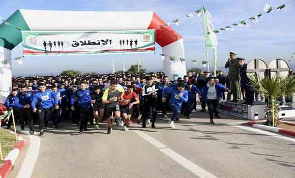 المدرسة العليا للدفاع الجوي عن الإقليم تحتضن فعاليات اليوم الوطني للعدو العسكري