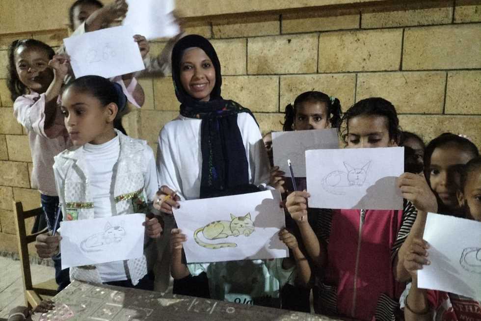 وسط إقبال كبير.. «الثقافة» تقدم أنشطة متنوعة في قافلتها الثقافية بنجع علوان في الأقصر