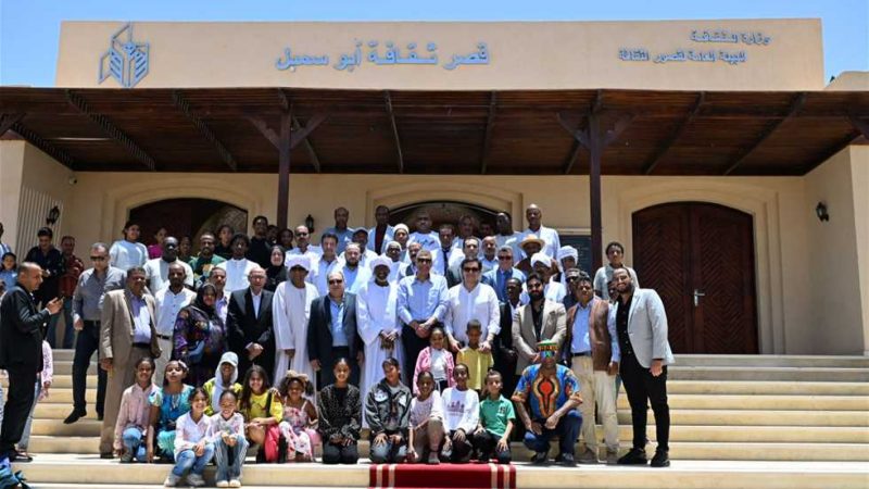 عقب افتتاح قصر ثقافة أبوسمبل.. «هنو» يوجه بزيادة عدد الأسابيع الثقافية لأبناء المناطق الحدودية