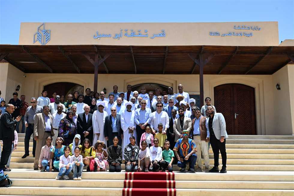 عقب افتتاح قصر ثقافة أبوسمبل.. «هنو» يوجه بزيادة عدد الأسابيع الثقافية لأبناء المناطق الحدودية