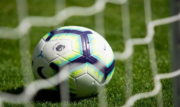 أستون فيلا يسقط فولهام ويبقى في سباق التأهل لدوري الأبطال