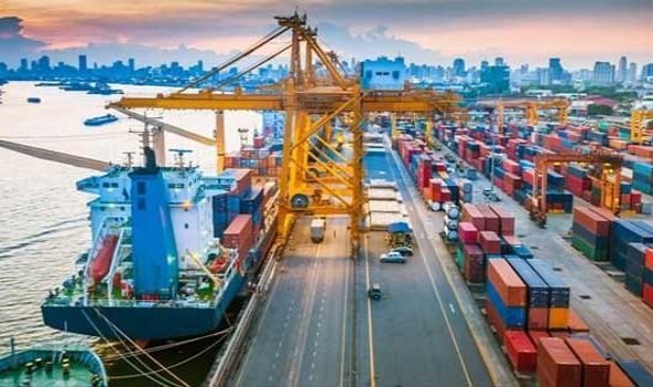 تداول 32 سفينة للحاويات والبضائع العامة بميناء دمياط