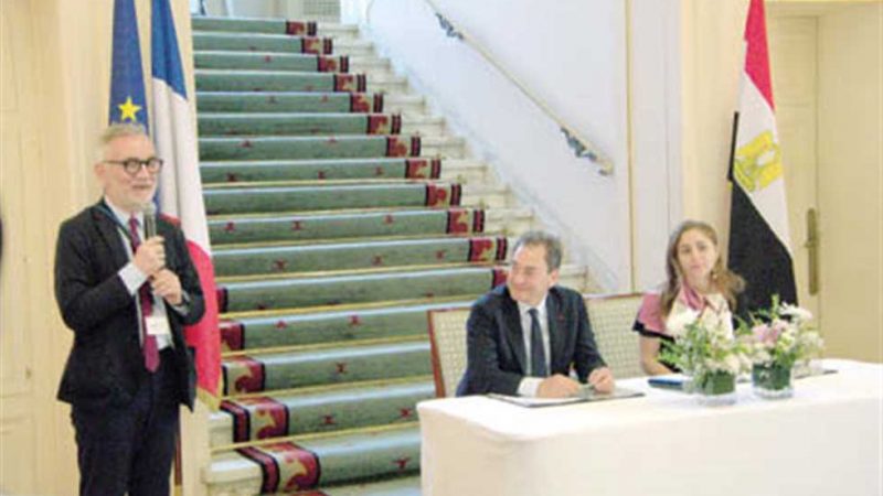 السفير الفرنسي بالقاهرة: التعاون بين «ديوان» و«جاليمار» يعكس التزامًا مشتركًا بالحوار الثقافي