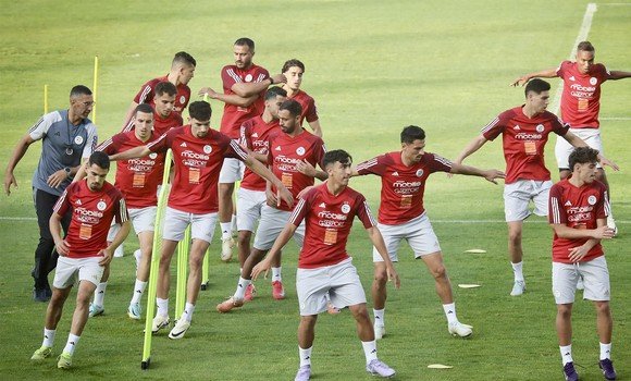 تمارين تكتيكية في برنامج الحصة التدريبية أمس السبت