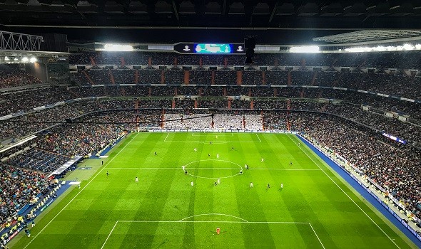 فرانكفورت يكتسح جالطة سراي بخماسية في دوري أبطال أوروبا