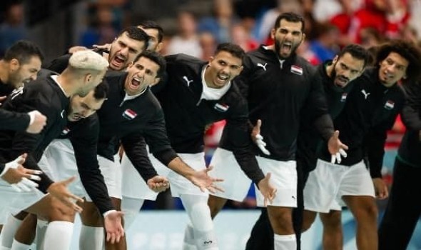 منتخب مصر يحسم الشوط الأول أمام الجزائر بنتيجة 20-10 في