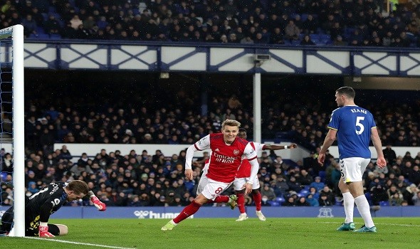 أرسنال المرهق يبدو قوة تتلاشى و مارتينيلي سدَد واحدة من