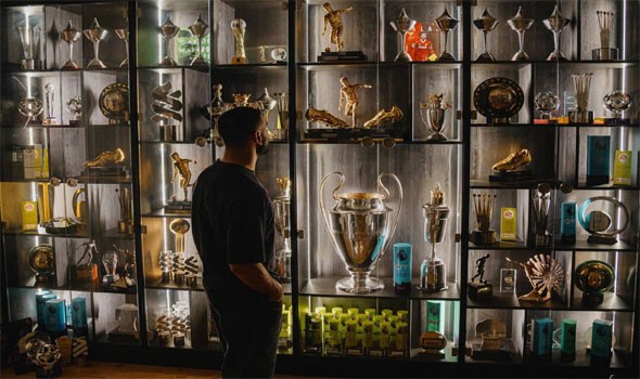 محمد صلاح يزين قائمة أفضل 10 لاعبين في تاريخ الدوري